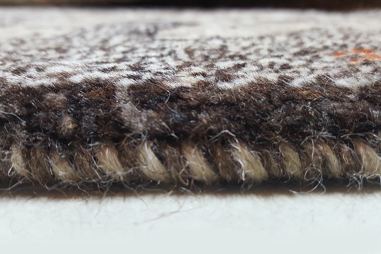 A high quality Persian hand-knotted nomadic Gashgahi carpet. Size 80x120