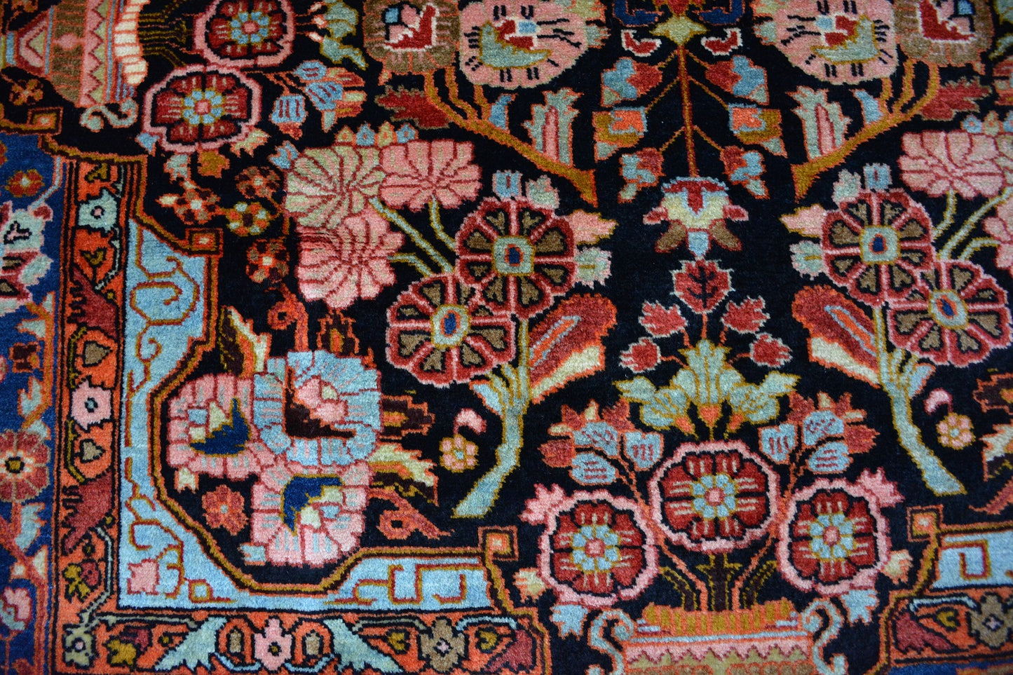 SEMIANTIQUE PERSIAN NAHAVAND CARPET OF THE HIGHEST QUALITY ca 128 x 224 cm
