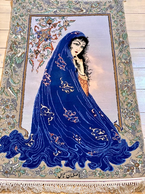 Isfahan handmade of pure kork wool, with warp of silk, and inlays of silk. Size ca 80 x 130 cm.