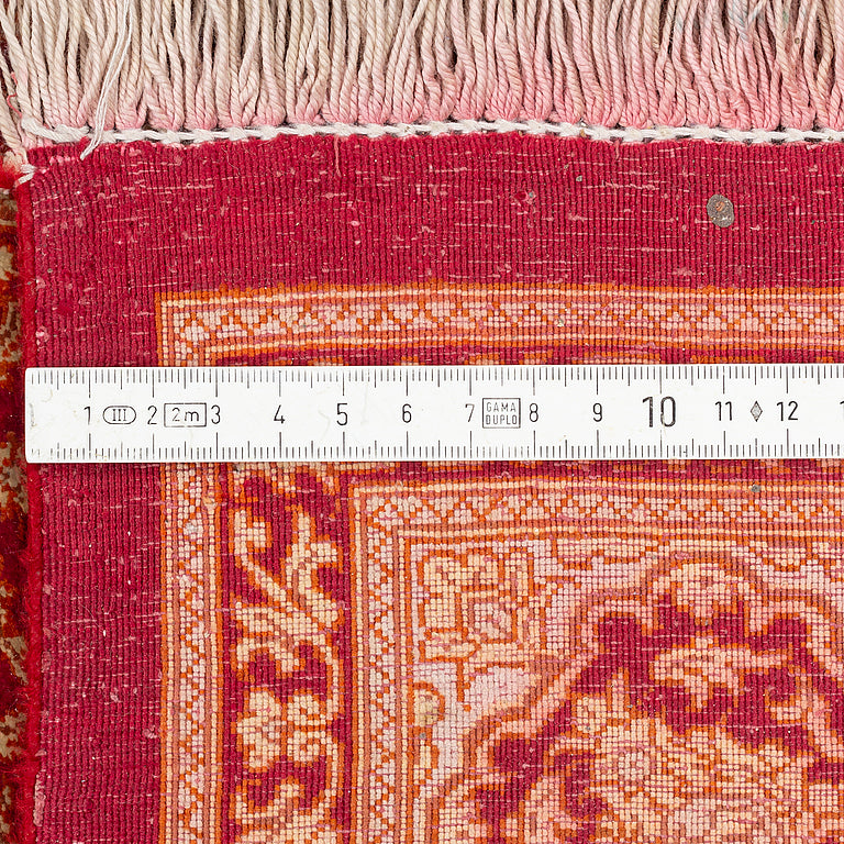 Persian handmade silk Ghom. Size 98 x 151 cm. Mint Condition!