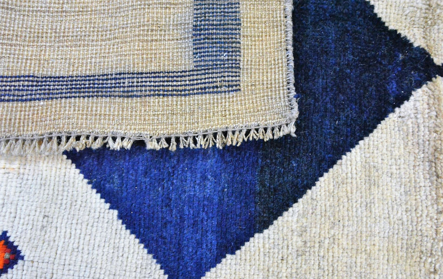 Persian hand-knotted semiantique and unique nomadic carpet  from the Gashgahi tribe. Size ca 130x180 cm.