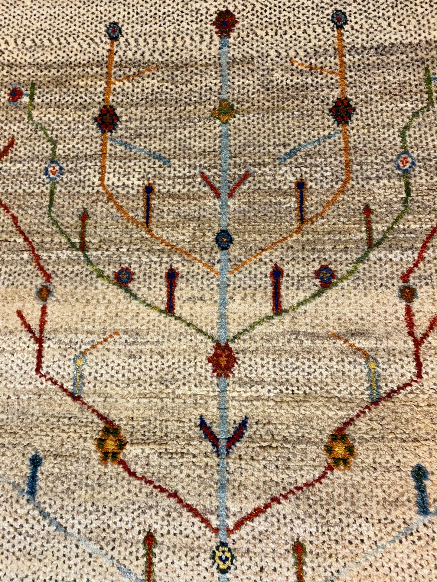 Brand new Gashagai nomadic carpet with amazing colors, and of the higest quality. Size about 100 x 150 cm