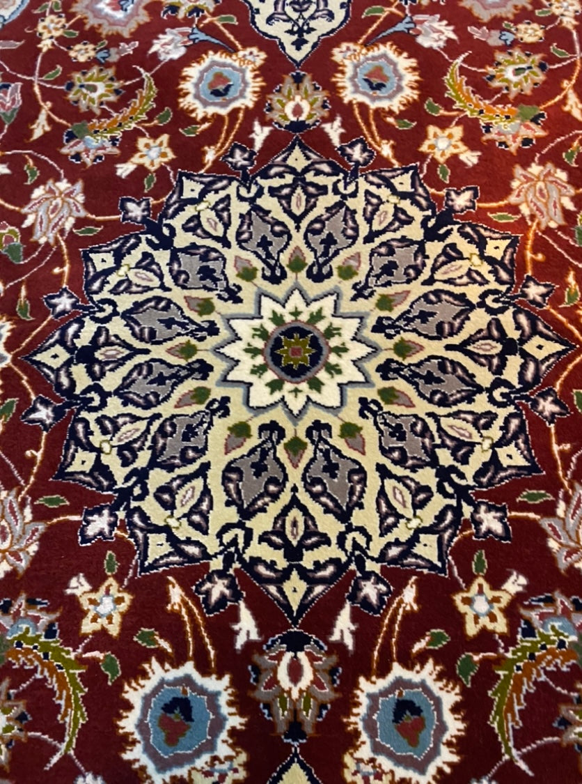 Persian Tabris made of pure kork wool, with silk inlays. Size 100 x 150 cm.