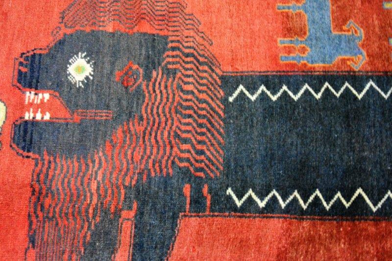 Semiantique Gashgahi nomadic carpet, size ca 130 x 180 cm. Very rare!