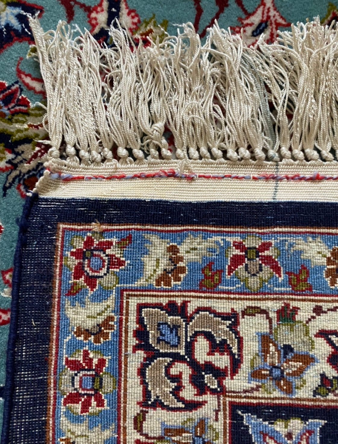 Isfahan handmade carpet of pure korkwool with silkwarp, and silk inlays. Size ca 150 x 240 cm