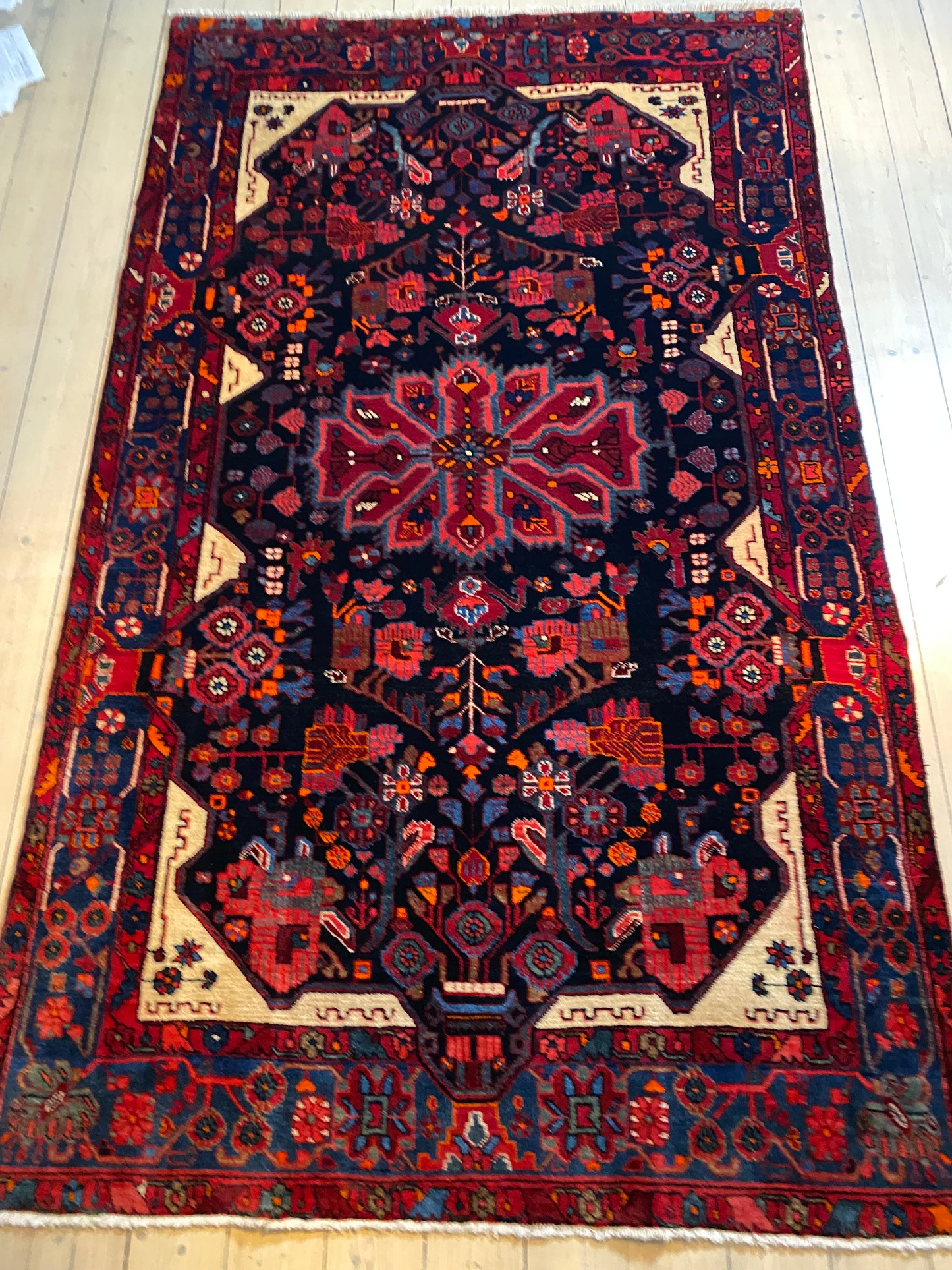 Nahavand Persian handmade carpet with a wounderful color setting, in mint condition, size 148 x 198 cm!